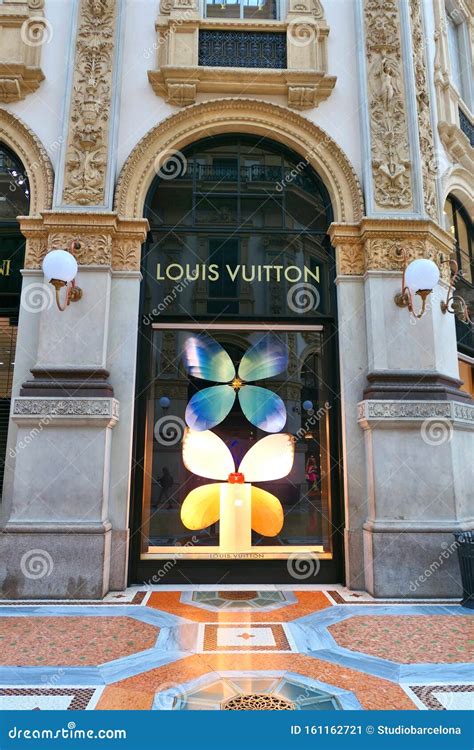 louis vuitton milano galleria vittorio emanuele ii|milano emanuele ii.